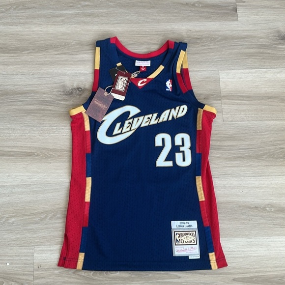 LeBron James Cleveland Cavaliers Mitchell & Ness Hardwood Classics 2008-2009 - Picture 2 of 7